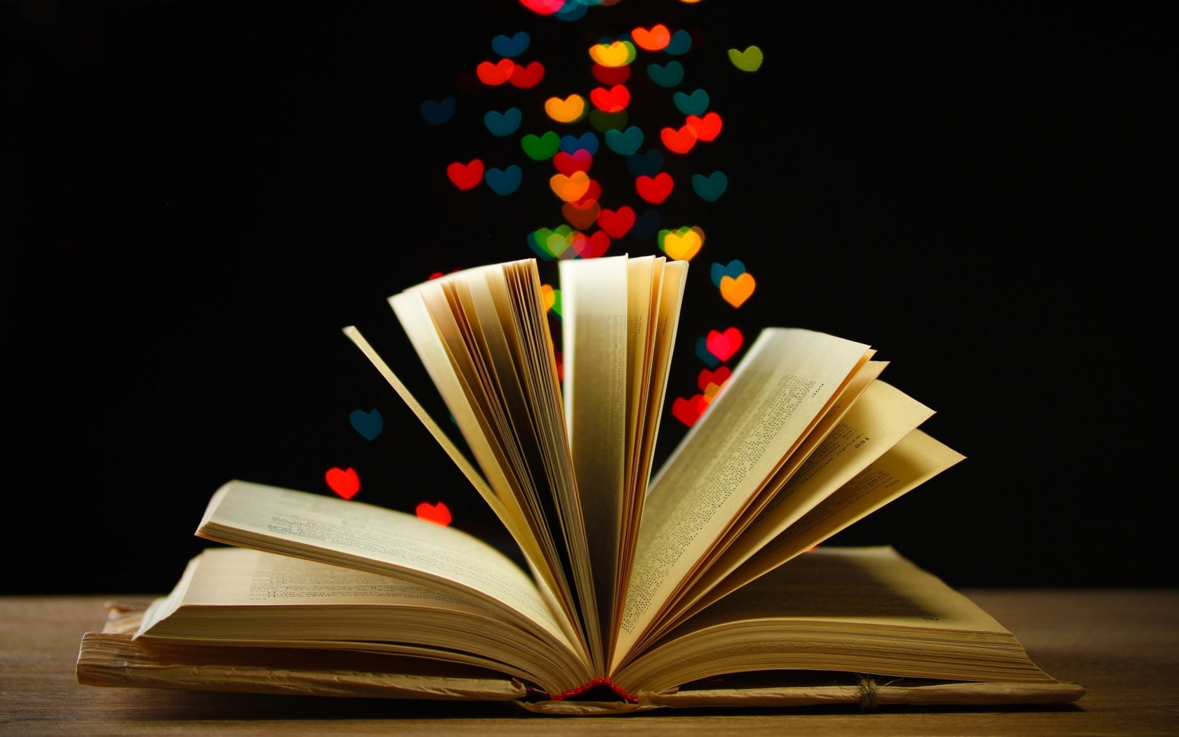 Tanti libri al Teatro Officina